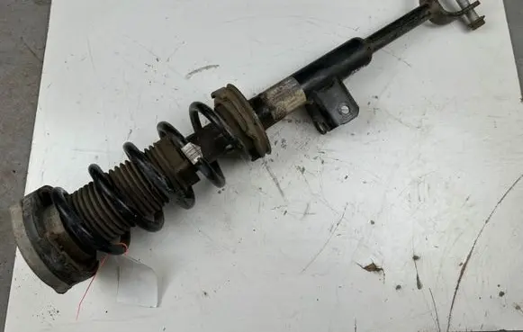 BMW 5 G30 G31 Front shock absorber/damper 6866630