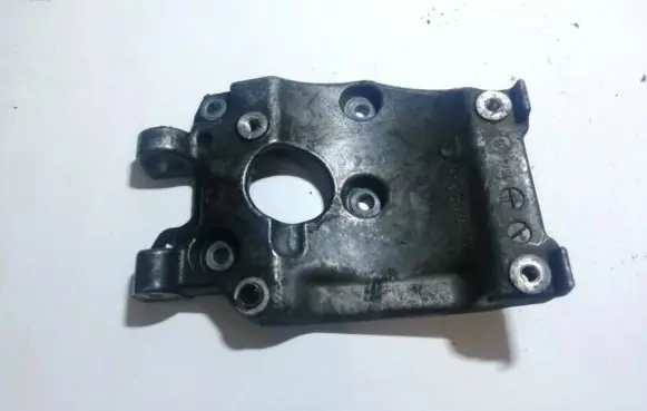 Ford Focus Engine mounting bracket 9646719580