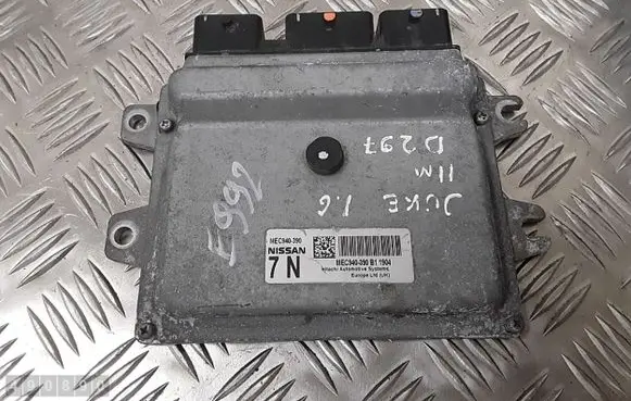 Nissan Juke I F15 Engine control unit/module mec940390