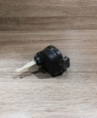 Audi 80 90 S2 B4 Headlight level adjustment motor 8a0941295b 037852308