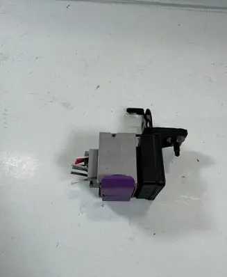 Volkswagen Caddy Glow plug pre-heat relay 110675590R