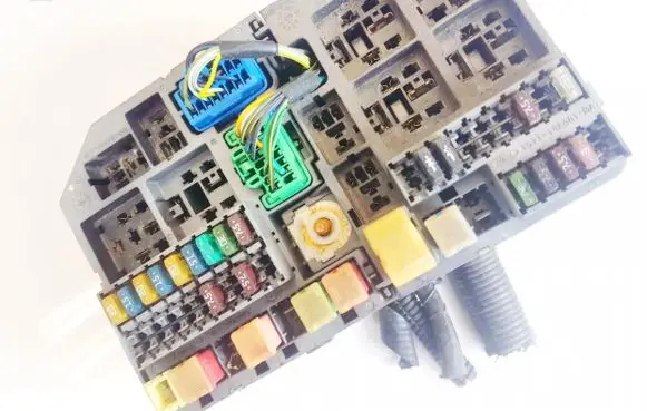Ford Mondeo Mk III Fuse box set 1s7t14a142aa 1s7t-14a142-aa