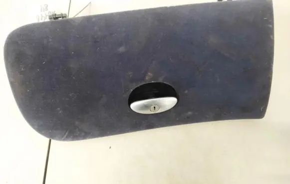 Peugeot 206 Glove box