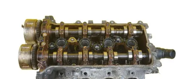 Hyundai i30 Engine head 2211103447 G4LC