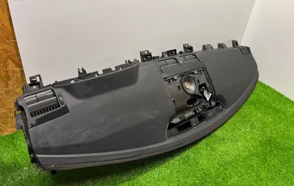 Land Rover Defender Dashboard