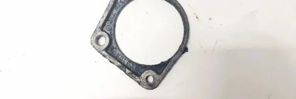 Engine mounting bracket