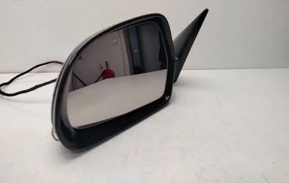 Skoda Octavia Mk2 (1Z) Front door electric wing mirror