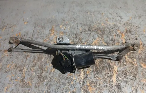 Audi A6 S6 C5 4B Front wiper linkage and motor 4B1955023B