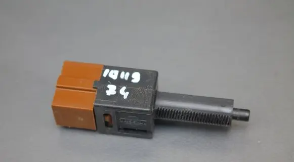 Infiniti EX Brake pedal sensor switch