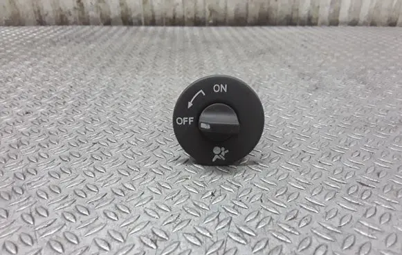 Renault Megane II Passenger airbag on/off switch 8200169589B