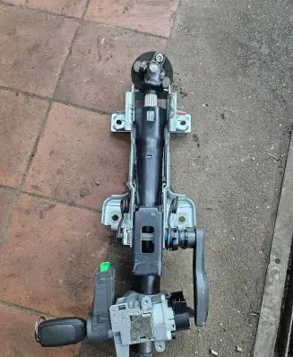 Volvo V70 Steering wheel axle P9451778 T190201071