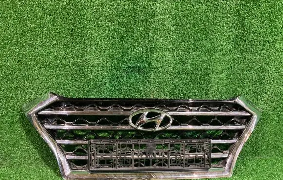 Hyundai Tucson TL Front bumper upper radiator grill 1886351D7500