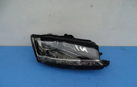 Skoda Fabia Mk3 (NJ) Headlight/headlamp 6V1941016F LE17A6402 030111523201
