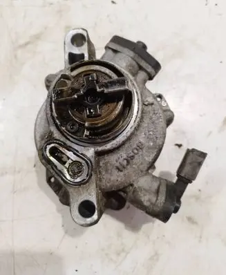 Ford Fiesta Vacuum pump 9684786780