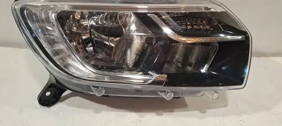 Renault Sandero II Headlight/headlamp 260103933R 260103933R0554