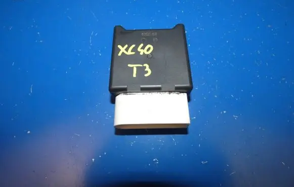Volvo XC40 Fuel injection pump control unit/module 32203752 1905004264 8888883608