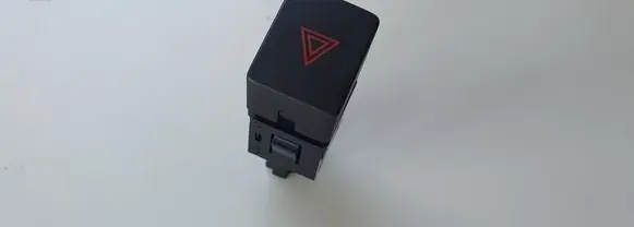 Nissan Qashqai Hazard light switch