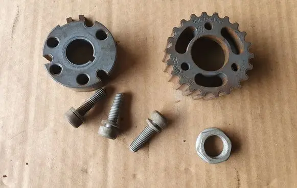Volkswagen Amarok Fuel pump gear (pulley) 03L130111E 03L130238A