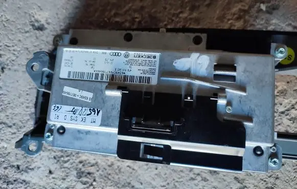 Audi A6 S6 C6 4F Speedometer (instrument cluster) 4F0920931F