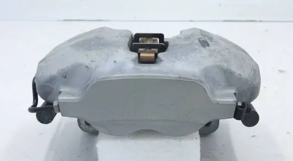 BMW 5 G30 G31 G38 Front brake caliper 6883734