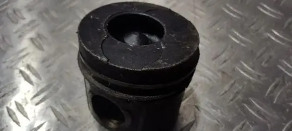 Renault Megane II Piston 