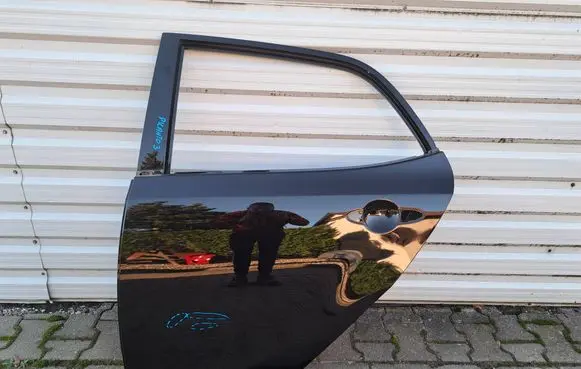 KIA Picanto Rear door