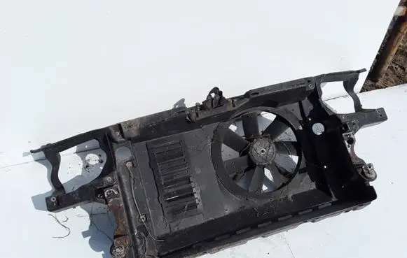 Volkswagen Golf III Radiator support slam panel