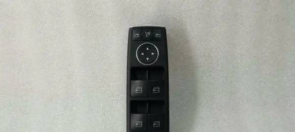 Mercedes-Benz C W204 Electric window control switch A2128208310