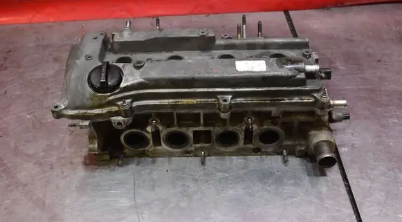 Toyota Avensis Verso Engine head 