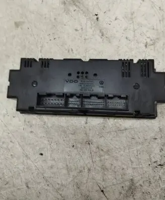 Volkswagen PASSAT B5.5 Climate control unit 3B1907044H 2400022303