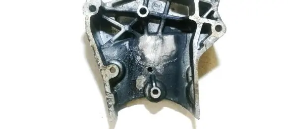 Opel Zafira B Engine mounting bracket 55210531