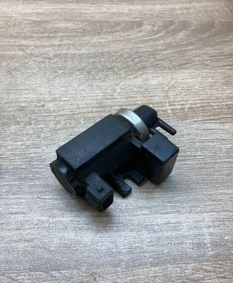 BMW 5 E39 Vacuum pump 2247906 72279600