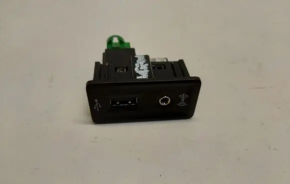 Volkswagen Arteon USB socket connector 5G0035222EJLK01