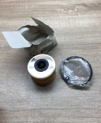 Renault Kangoo II Oil filter cover 7701043620