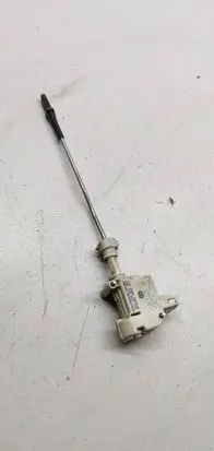 Volkswagen Golf V Central locking motor 1k6810773