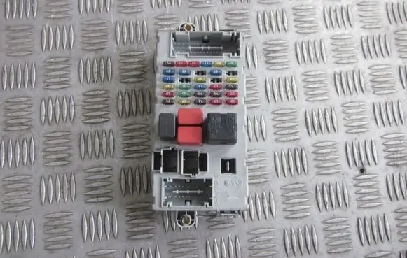 Fiat Punto (188) Fuse module 46552681
