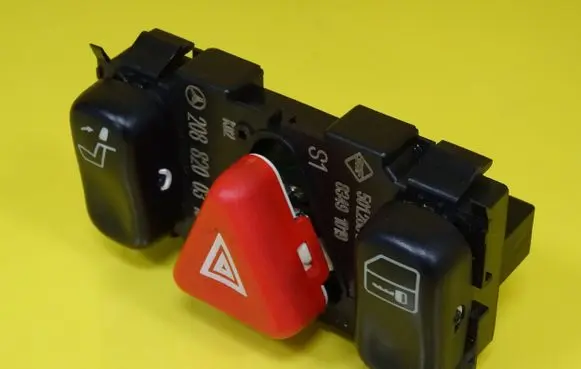 Mercedes-Benz E W210 Hazard light switch 2088200310