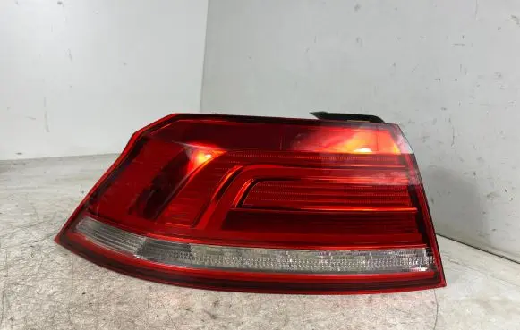 Volkswagen PASSAT B8 Rear/tail lights 3G5945311