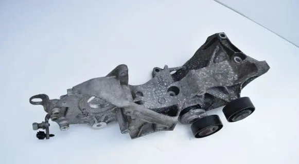 Audi A4 S4 B8 8K Generator/alternator bracket 03L903143R