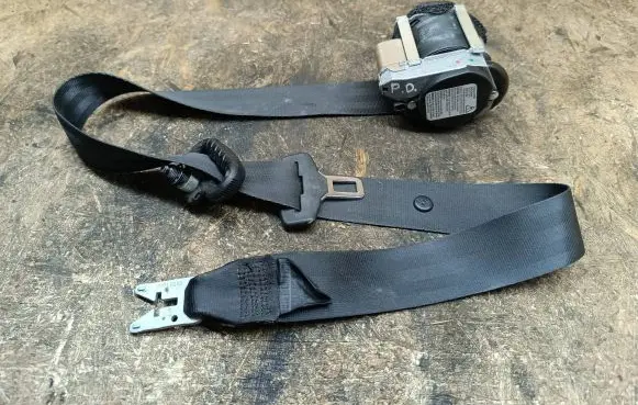 Alfa Romeo Mito Front seatbelt 156092071 00479