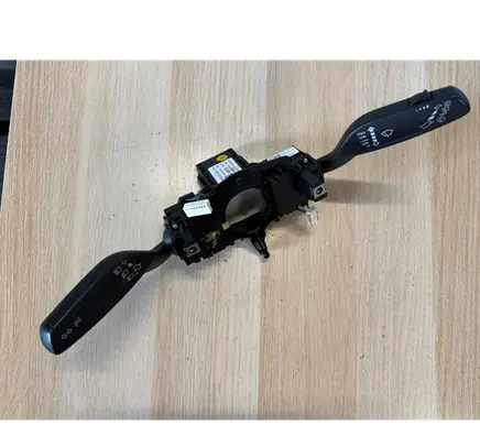 Wiper turn signal indicator stalk/switch
