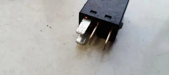 Mitsubishi Space Star Other relay MB953382