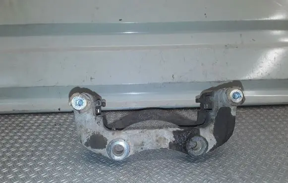 Nissan X-Trail T30 Front Brake Caliper Pad/Carrier 