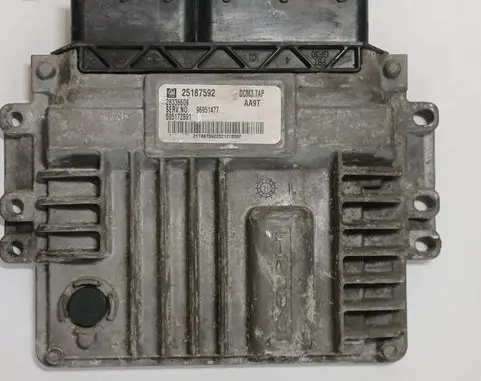 Chevrolet Captiva Engine control unit/module 25187592 DCM37AP