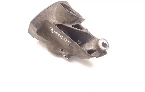 Mercedes-Benz E AMG W212 Engine mounting bracket A6462230504 GD01414