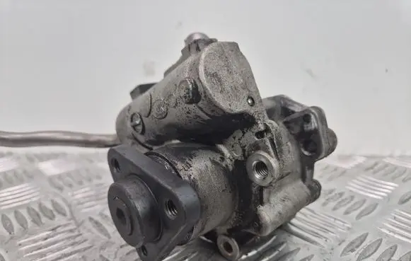 BMW 3 E46 Power steering pump 2108226
