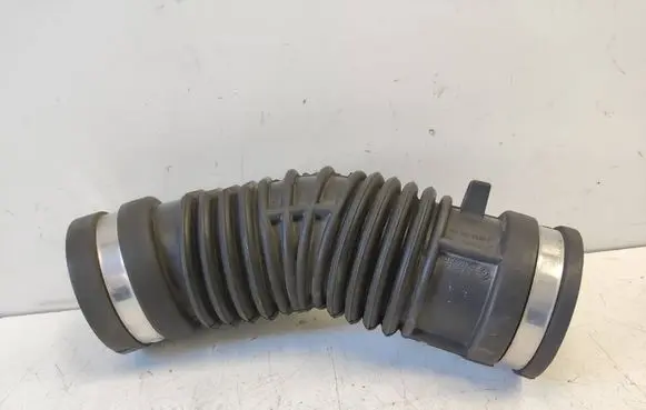 Renault Megane III Air intake duct part 165751903R