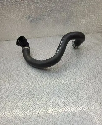 Volvo V40 Engine coolant pipe/hose 31474987