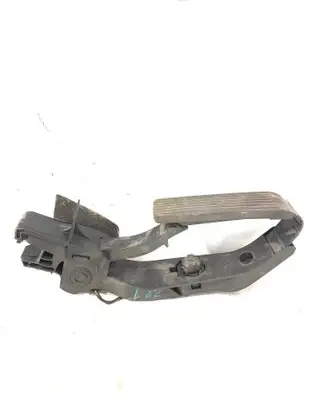 Mercedes-Benz E W211 Accelerator throttle pedal A2113010001