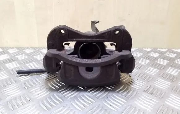 Hyundai i40 Front brake caliper